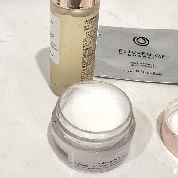 MONAT bundle Rewind, Botanic Bakuchiol, C Radiance, Be Balanced, Rejunenique - Picture 2 of 3